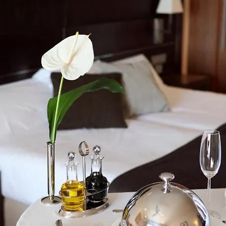 Insotel Fenicia Prestige & Hotell Santa Eularia des Riu