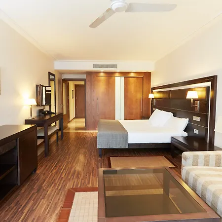 Insotel Fenicia Prestige & Hotell Santa Eularia des Riu