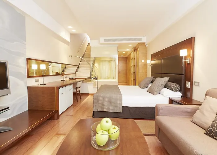 Insotel Fenicia Prestige & 5* Santa Eularia des Riu