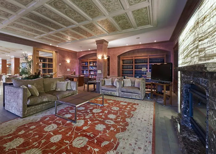 因索特尔芬尼西亚名誉套房酒店和spa