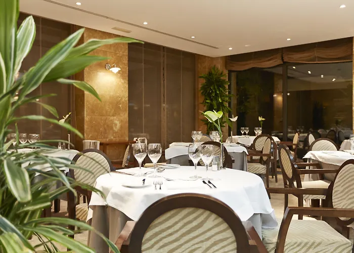 Insotel Fenicia Prestige & 5* Santa Eularia des Riu