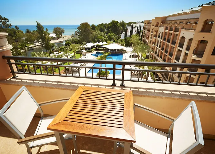 Insotel Fenicia Prestige & Otel Santa Eularia des Riu